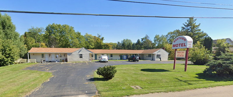Westview Motel (West View Motel) - 2024 Street View (newer photo)